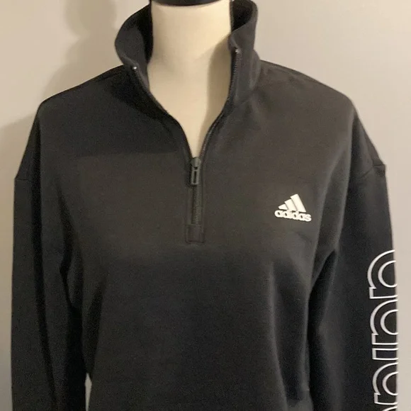 ✨NWT✨ Adidas Crop - Picture 2 of 10